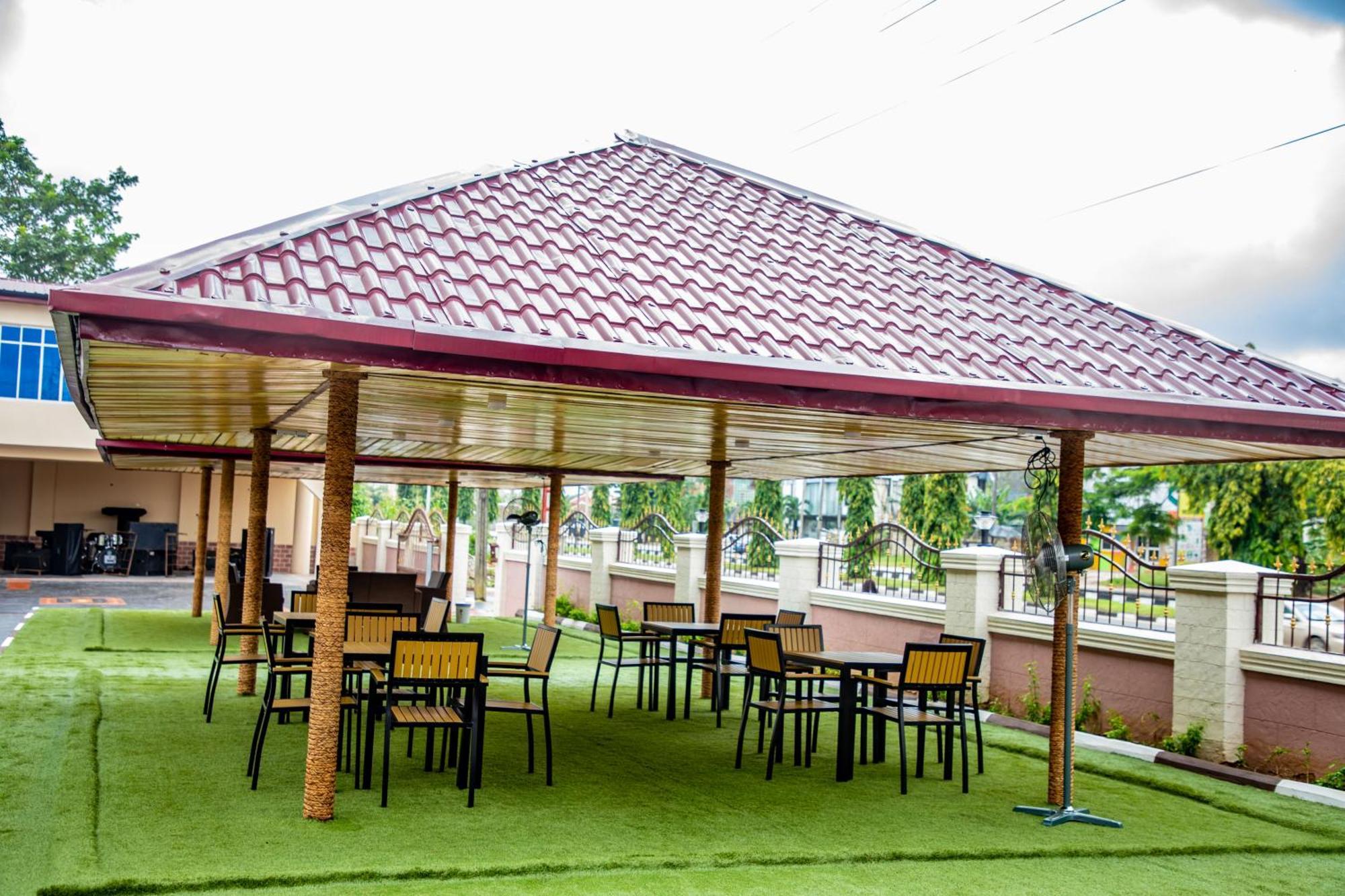 Villa Hilton Hotels Uyo Exteriör bild