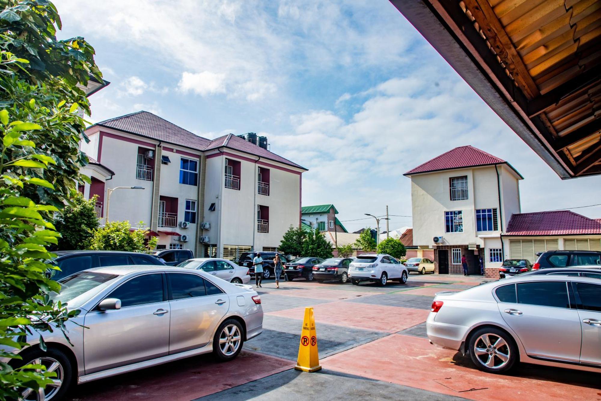 Villa Hilton Hotels Uyo Exteriör bild