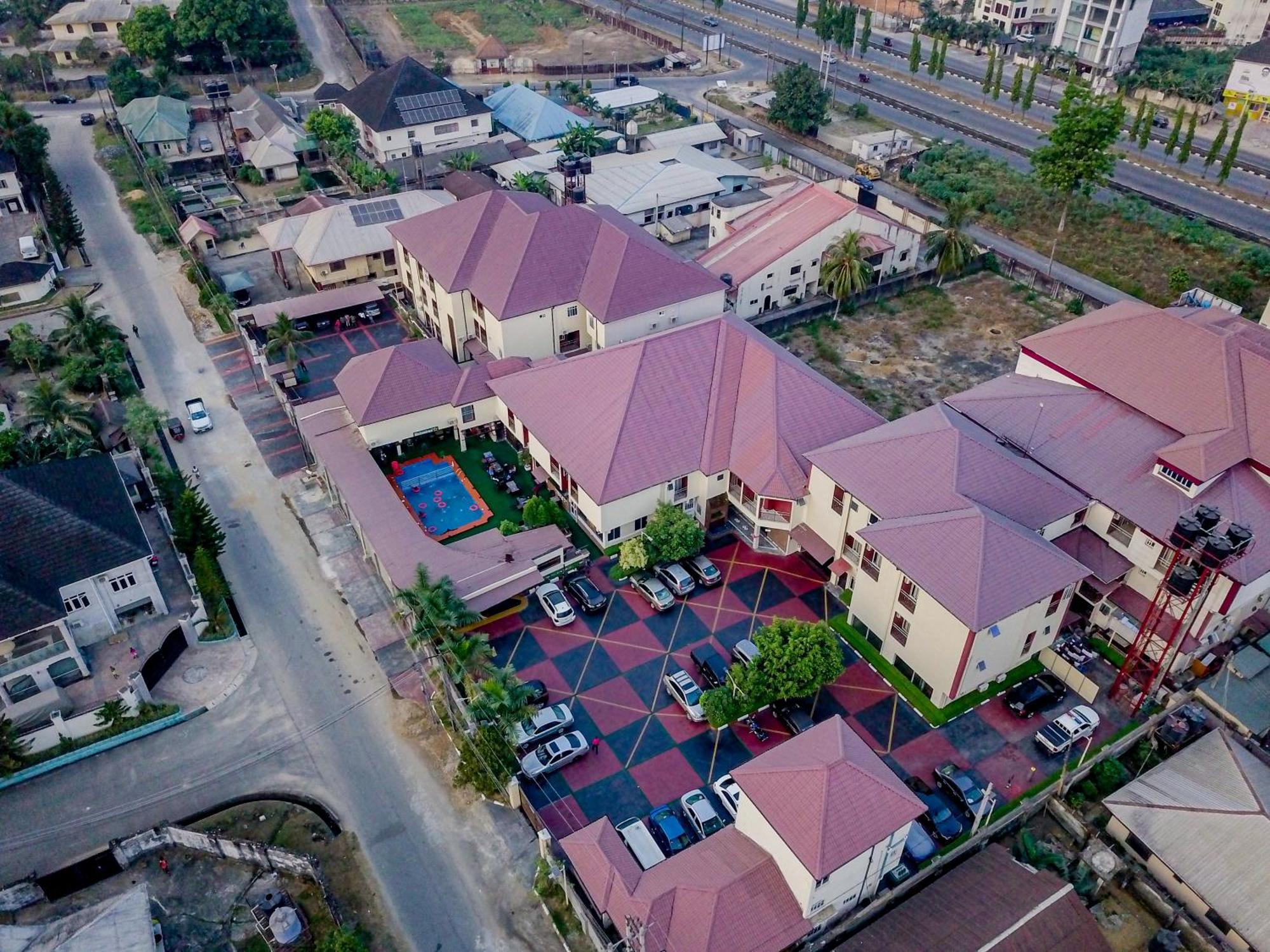Villa Hilton Hotels Uyo Exteriör bild
